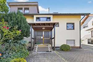 Gepflegtes, großzügiges Zweifamilienhaus mit Garten und vielseitigen Nutzungsmöglichkeiten – Die vollständige Adresse der Immobilie erhältst du vom Anbieter., 76228 Palmbach, Karlsruhe – Vorschaubild 2