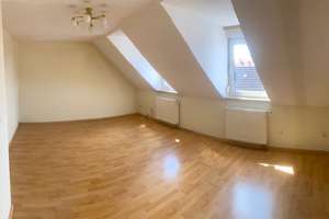 +++ Bierstadt: Gemütliche 3-Zimmer-Dachgeschoßwohnung +++ – Igstadterstraße 6, 65191 Bierstadt, Wiesbaden – Vorschaubild 3