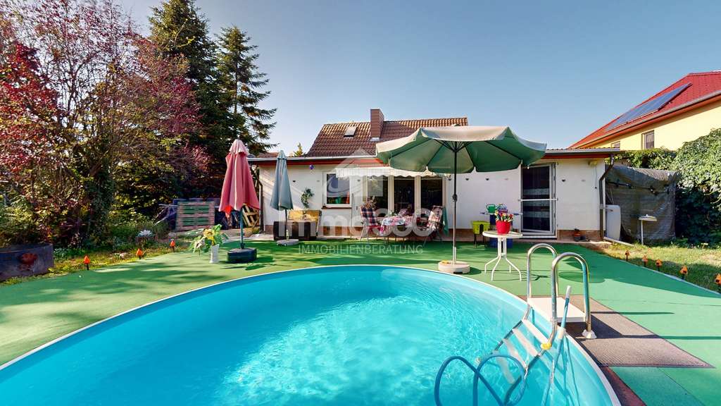 Immobilie in Petershagen/Eggersdorf - Helles Einfamilienhaus mit offener Wohnküche & großem Gartenparadies - Bild 1