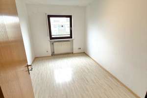 Tolle 4 Zimmerwohnung mit Balkon – Die vollständige Adresse der Immobilie erhältst du vom Anbieter., 81739 Altperlach, München – Vorschaubild 7