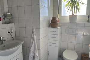 Charmante helle 2,5 Penthouse Wohnung Weitblick, möbliert – Washingtonallee 21, 89231 Neu-Ulm – Vorschaubild 10