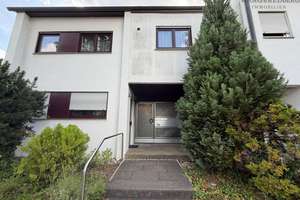 Ruhig gelegenes Zweifamilienhaus mit Garten, Balkon und hervorragender Infrastruktur – Die vollständige Adresse der Immobilie erhältst du vom Anbieter., 70378 Neugereut, Stuttgart – Vorschaubild 2