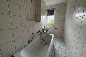 Helle 3-Zimmer-Wohnung mit Balkon und Küche | 59 m² | ruhige Lage – Str. der OdF 16, 6237 Spergau – Vorschaubild 2