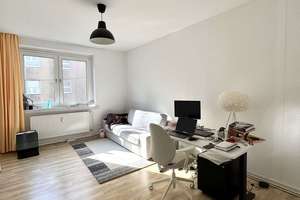 ++ Vorausschauend investieren: Vermietete 2-Zimmerwohnung mit Balkon | Nähe der Königsallee ++ – Adersstraße 80, 40215 Friedrichstadt, Düsseldorf – Vorschaubild 1