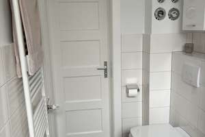 Praktische 2,5-Zimmer-Wohnung am Exerzierplatz in Kiel – Die vollständige Adresse der Immobilie erhältst du vom Anbieter., 24103 Vorstadt, Kiel – Vorschaubild 3