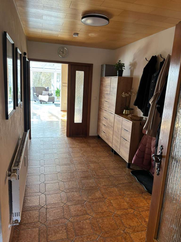 Immobilie in Bühlertann - Großzügiges Einfamilienhaus mit Einliegerwohnung  - Bild 3