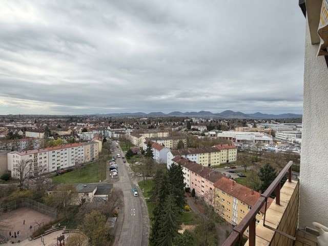 2 Zimmer-Küche-Bad mit Südbalkon und Einzelgarage, Landau in der Pfalz – Bild 3