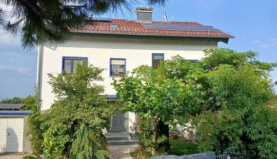 Bild von Top gepflegtes 3-Familienhaus mit großem Garten