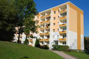 3-Raum-Wohnung mit Wohn-/Essbereich und Balkon – Faleska-Meinig-Str. 46, 9122 Chemnitz – Vorschaubild 1