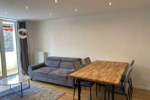 Erstbezug nach Sanierung! Lichtdurchflutete möblierte 4-Zimmer-Wohnung mit Balkon in Bogenhausen