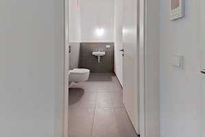 Gehobener Wohnkomfort im Grünen: Neuwertiges 3-Zimmer-Designobjekt mit sonniger Terrasse und EBK – Rosmarinweg 3, 38446 Steimker Berg, Wolfsburg – Vorschaubild 11