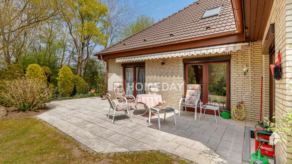 Immobilie in Hitzhusen - Unglaublich schön! Bungalow auf 7300m² großem Grundstück in Waldrandlage und Teich - Bild 1