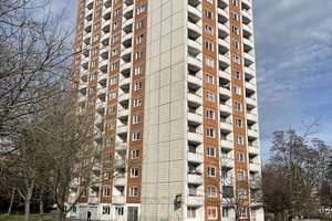 Gamigstraße 20 - helle 1,5 ZKB Wohnung im 7.OG -WBS- zu vermieten – Die vollständige Adresse der Immobilie erhältst du vom Anbieter., 1239 Prohlis-Nord, Dresden – Vorschaubild 1