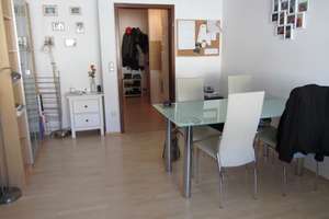 "gemütliche  2 Zimmerwohnung m. div. Einbauten, z. Bsp. Bad, Flur Schuhschrank, Schlafzimmerschrank – Gruberstr. 10, 91207 Lauf an der Pegnitz – Vorschaubild 5