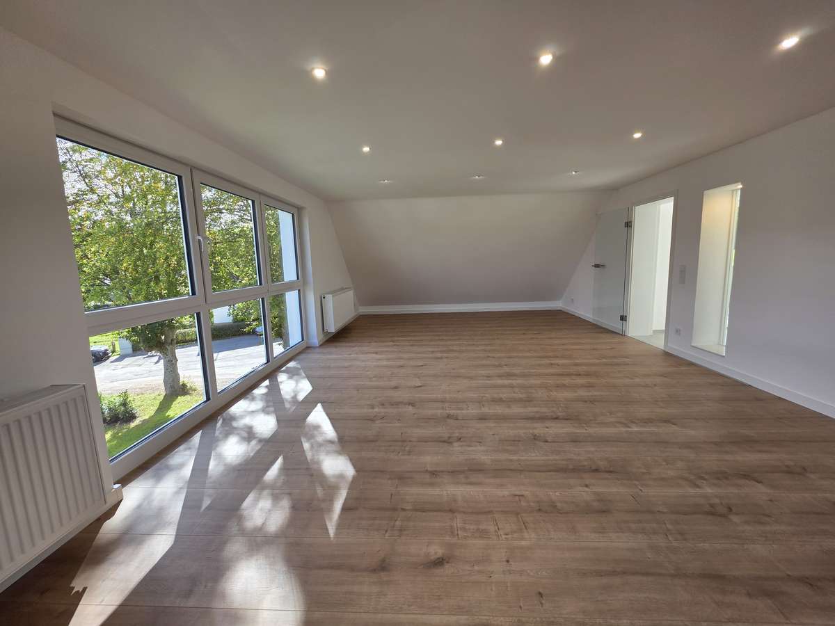 Exklusive, helle 3-ZKB + Gartenterrasse in begehrter Wohnlage (direkt vom Eigentümer)