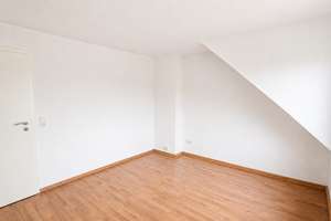 Charmante Zweizimmerwohnung im Dachgeschoss – Düsselstraße 76, 40219 Unterbilk, Düsseldorf – Vorschaubild 3