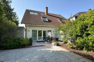 ATTRAKTIVE DOPPELHAUSHÄLFTE AUF 511 M² GRUNDSTÜCK - FAMILIENFREUNDLICH MIT PLATZ AUF 4 EBENEN – Die vollständige Adresse der Immobilie erhältst du vom Anbieter., 50859 Weiden, Köln – Vorschaubild 8