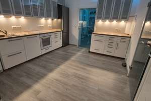 Moderne möblierte 2 Zimmer Wohnung mit vollwertiger Wohnküche & hochwertige funktionale  Ausstattung – Husener Eichwaldstraße 285b, 44319 Kurl-Husen, Dortmund – Vorschaubild 3