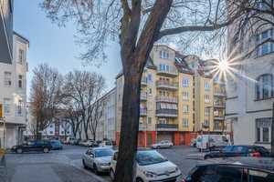 Exquisite Wohnung mit beeindruckenden Fensterfronten – Leopoldstraße 17, 10317 Berlin – Vorschaubild 2