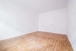 Mit Balkon & Wannenbad: 2,5-Zimmer-Wohnung in denkmalgeschütztem Altbau – Wiederitzscher Straße 25, 4155 Leipzig – Vorschaubild 2