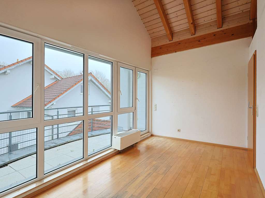 Immobilie in Deckenpfronn - Lichtdurchflutete Wohnung in naturnaher Lage mit besonderem Wohlfühlfaktor - Bild 3