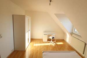 Schönes möbliertes WG-Zimmer in einer 3er WG in Stuttgart-Zuffenhausen – Die vollständige Adresse der Immobilie erhältst du vom Anbieter., 70439 Zuffenhausen-Frauensteg, Stuttgart – Vorschaubild 3