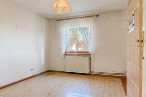 Doppelhaushälfte mit großem Potenzial und sonnigem Grundstück in ruhiger Lage in Berlin-Karow – Die vollständige Adresse der Immobilie erhältst du vom Anbieter., 13125 Karow, Berlin – Vorschaubild 5