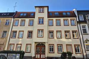 2-Raum-Dachgeschosswohnung mit Balkon und EBK