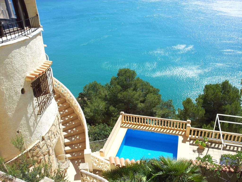 Haus in Traumlage, an Steilküste direkt über dem Meer