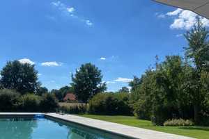 Einfamilienhaus mit hochwertiger Ausstattung, beheiztem Pool, Aussendusche und Sauna  – Warendorf (Kreis) – Vorschaubild 2