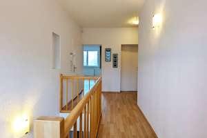 Bezugsfreie 4-Zimmer-Maisonette mit zwei Südbalkonen & Tageslichtbad – 14165 Zehlendorf, Berlin – Vorschaubild 11