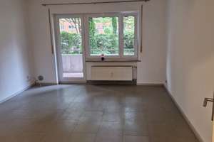 4-Zimmer-Wohnung mit Balkon und Einbauküche in ruhiger Lage von Stuttgart-Weilimdorf. – Rastatter Str. 5, 70499 Weilimdorf (Ortsteil), Stuttgart – Vorschaubild 9