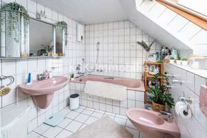 Zweifamilienhaus mit Einliegerwohnung auf attraktivem Grundstück in 50354 Hürth-Efferen! – Die vollständige Adresse der Immobilie erhältst du vom Anbieter., 50354 Hürth – Vorschaubild 16