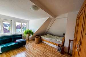 Dachgeschoss-Traum in Freiburger Stadtvilla – Lichtdurchflutetes Wohnen in bester Herdern-Lage! – Die vollständige Adresse der Immobilie erhältst du vom Anbieter., 79108 Herdern-Nord, Freiburg im Breisgau – Vorschaubild 8