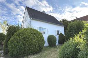 Freistehendes EFH mit sonnigem Garten in attraktiver Lage, renoviert, sofort beziehbar – Die vollständige Adresse der Immobilie erhältst du vom Anbieter., 70499 Weilimdorf (Ortsteil), Stuttgart – Vorschaubild 3
