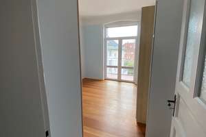 Großzügige, gut geschnittene 3-Zi-Wohnung mit Einbauküche und Balkon in zentraler Lage in Kiel Nord – Die vollständige Adresse der Immobilie erhältst du vom Anbieter., 24106 Wik, Kiel – Vorschaubild 16