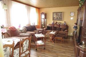 Neues Angebot !  Teilsaniertes Reihenmittelhaus ca. 150 m² Wohnfläche + eigene Zufahrt und 3 Garagen – Philippstraße 15, 8393 Meerane – Vorschaubild 17