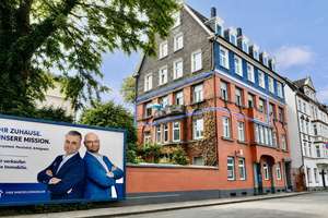Repräsentative 4-Zimmer-Wohnung mit Aufzug, zwei Balkonen und Gemeinschaftsgarten in zentraler Lage