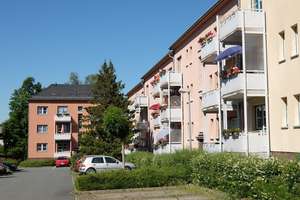 Geräumiges Wohlfühlnest mit nur wenigen Stufen ... – Grenzgraben 42, 9126 Bernsdorf, Chemnitz – Vorschaubild 1
