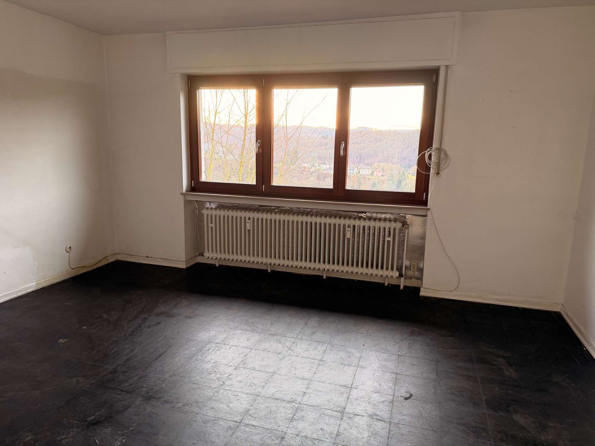 Immobilie in Windeck - Vermietetes Zweifamilienhaus für Mehrgenerationenwohnen in Top Lage - Bild 4