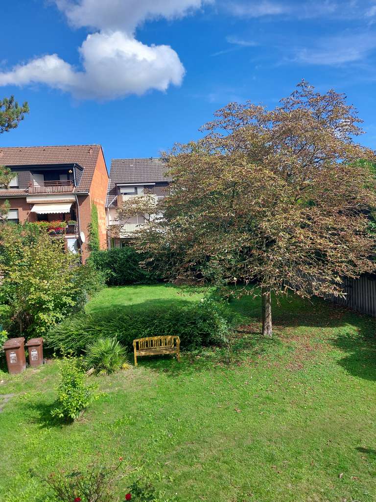 Immobilie in Wesseling - Solides Mehrfamilienhaus in zentraler Lage --- 744m² Grundstück - Bild 2