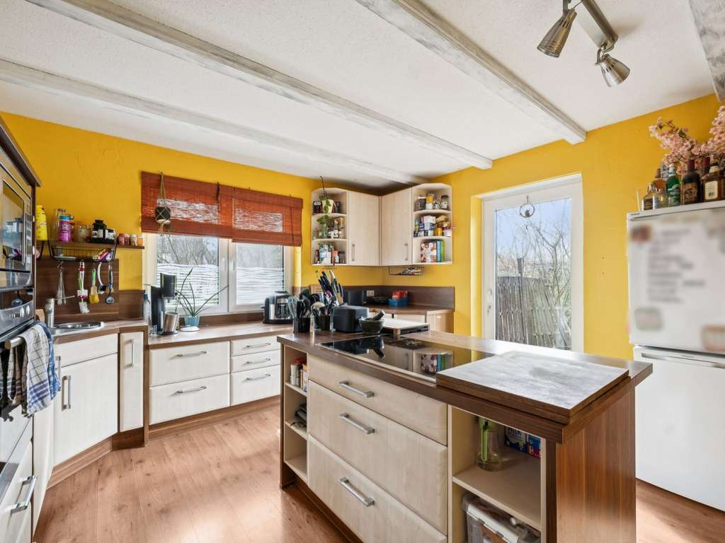 Immobilie in Parsau - Charmantes Einfamilienhaus auf Eckgrundstück mit Kamin, Sauna und Garage in Parsau - Bild 1