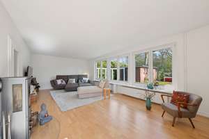 Großzügiges Einfamilienhaus, Garten & Wellnessbereich – viel Platz für die ganze Familie – Die vollständige Adresse der Immobilie erhältst du vom Anbieter., 22559 Rissen, Hamburg – Vorschaubild 4