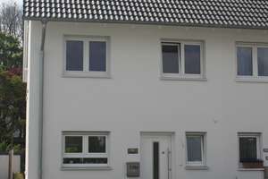 Ansprechendes 5,5-Zimmer-Reihenendhaus mit Solaranlage von privat in Schwalbach am Taunus – Die vollständige Adresse der Immobilie erhältst du vom Anbieter., 65824 Schwalbach am Taunus – Vorschaubild 1