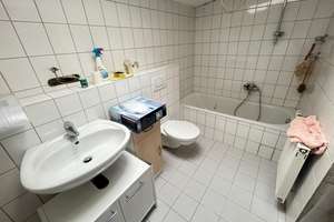 Reihenhaus 157 m²/ Wohnfläche, in Frankfurt-Niederrad mit Garten, Terrasse, Balkon, Loggia, Kamin – 60528 Niederrad, Frankfurt am Main – Vorschaubild 27