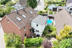 Attraktives Zweifamilienhaus in Winterscheid mit Scheune bietet großes Platzangebot! – Die vollständige Adresse der Immobilie erhältst du vom Anbieter., 53809 Ruppichteroth – Vorschaubild 6