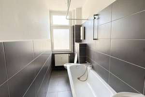 Ganz oben zuhause – Helle 2-Zimmer-Wohnung mit Weitblick und modernem Wohnkomfort – Herderstr  18, 44147 Hafen, Dortmund – Vorschaubild 4