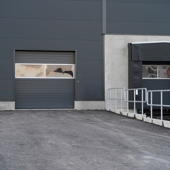 ca. 4.512 m² Lagerhalle östlich von München zu vermieten