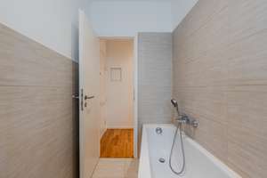 From 01.05 - Bright and Peaceful 3-rooms Apartment with Balcony – Die vollständige Adresse der Immobilie erhältst du vom Anbieter., 10715 Wilmersdorf, Berlin – Vorschaubild 27