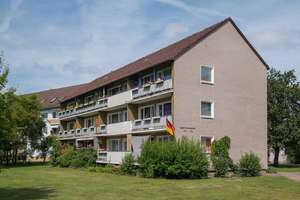 Stadtnahe 2‑Zimmer‑Wohnung – Loggia von Wohn- und Schlafzimmer begehbar – Beethovenring 25, 38440 Hohenstein, Wolfsburg – Vorschaubild 3